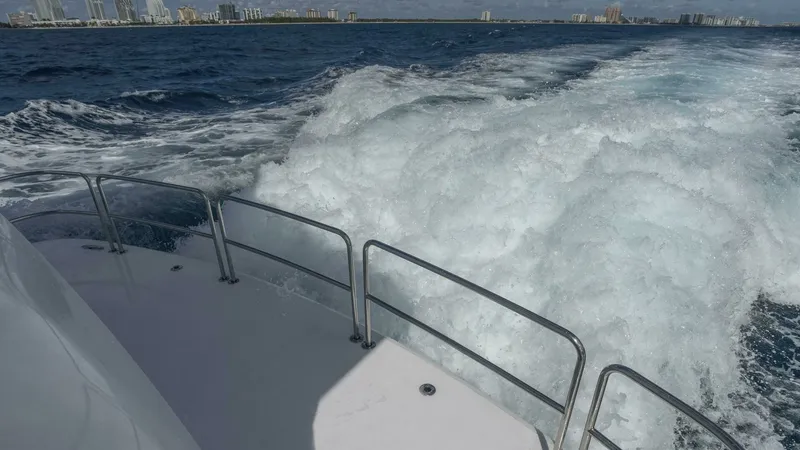 Slide: The Image of Hatteras 80 Gallopin- Stern 2007 Hatteras 80 Gallopin - 7648099
