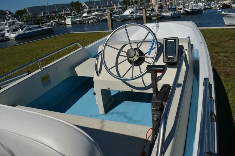 Slide: The Image of Boston Whaler 13 Sport 1990 - 5746822