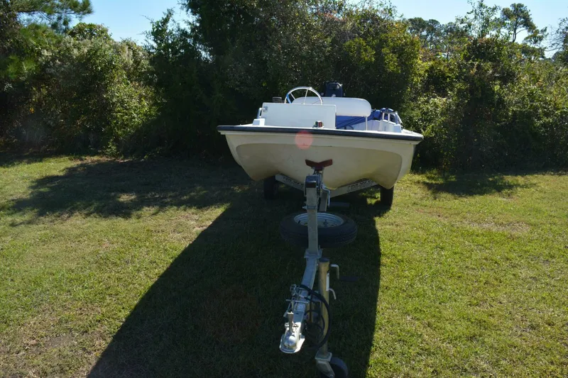 Slide: The Image of Boston Whaler 13 Sport 1990 - 5746819