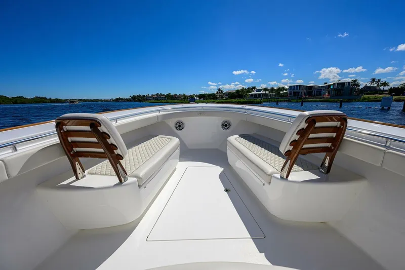 Slide: The Image of Bow 2022 Valhalla V41 Center Console MISS ALLIED - 5747286