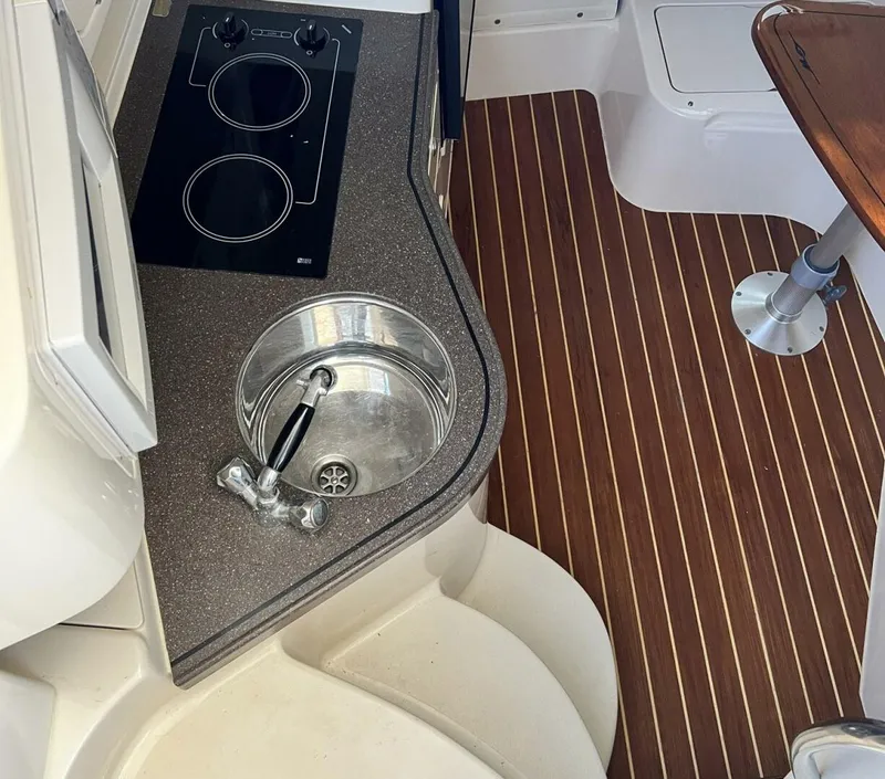 Slide: The Image of Grady-White Express 330 2004 - 5747038