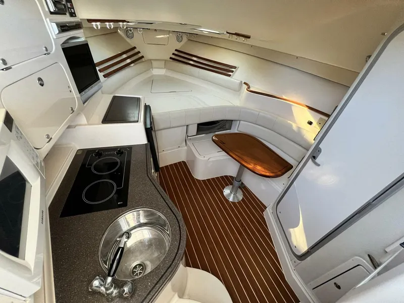 Slide: The Image of Grady-White Express 330 2004 - 5747039