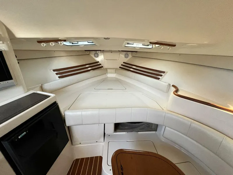 Slide: The Image of Grady-White Express 330 2004 - 5747042