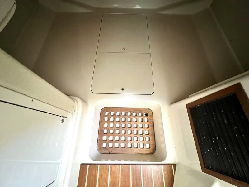 Slide: The Image of Grady-White Express 330 2004 - 5747046