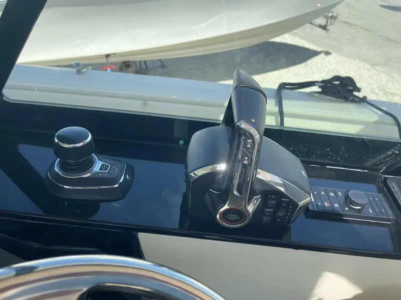 Slide: The Image of Chris-Craft Catalina 30 2020 - 5754980