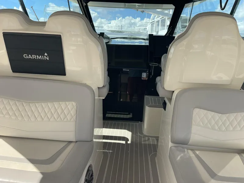 Slide: The Image of Chris-Craft Catalina 30 2020 - 5754981