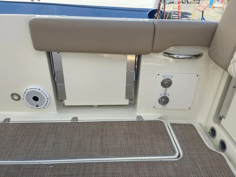 Slide: The Image of Chris-Craft Catalina 30 2020 - 5754993