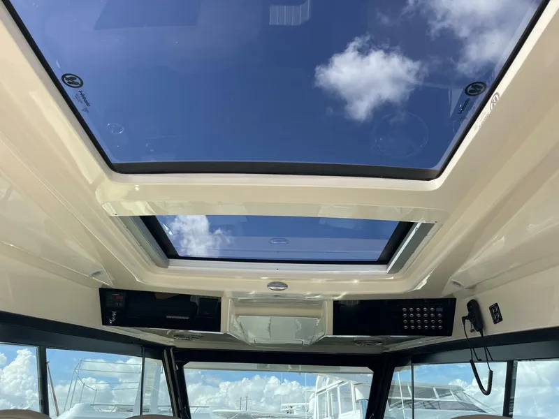 Slide: The Image of Chris-Craft Catalina 30 2020 - 5754977