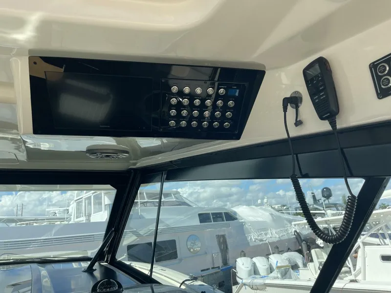 Slide: The Image of Chris-Craft Catalina 30 2020 - 5754978