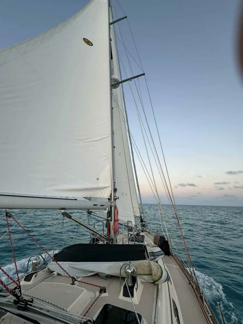 Slide: The Image of Island Packet 420 2001 - 5748835