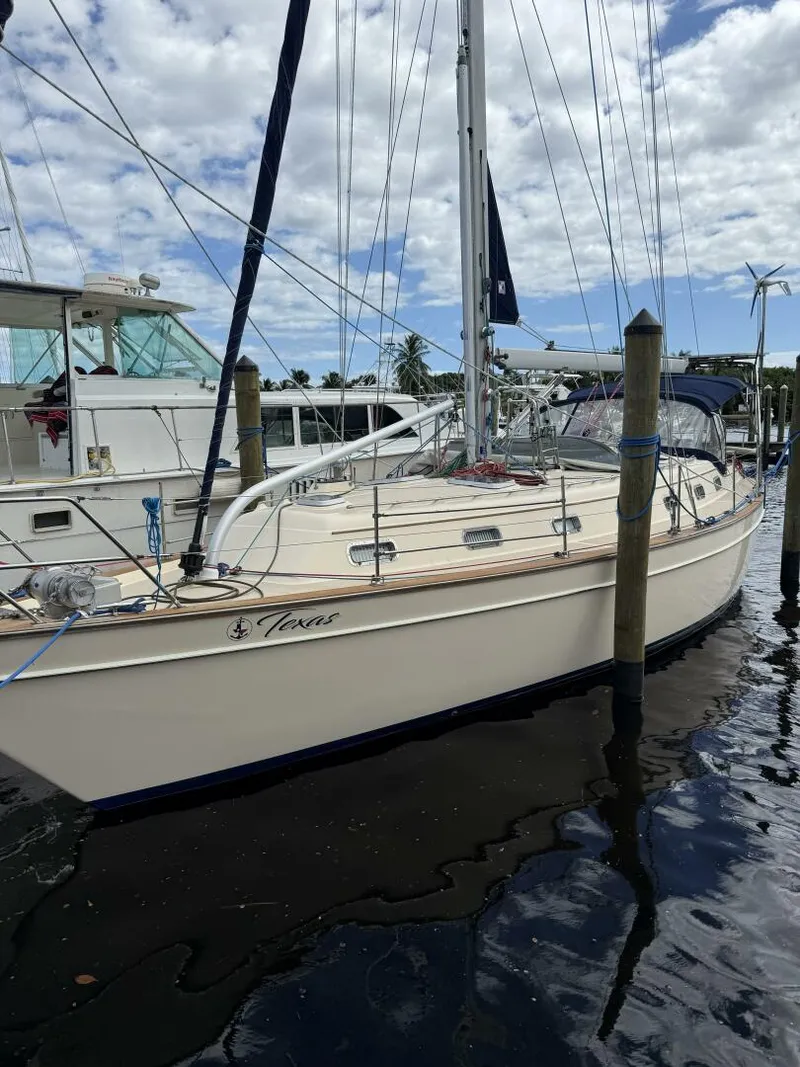 Slide: The Image of 2001 Island Packet 420 SV Texas 2001 Island Packet 420 SV Texas in Stuart, Florida offered by Ward Yacht Sales - 5748347