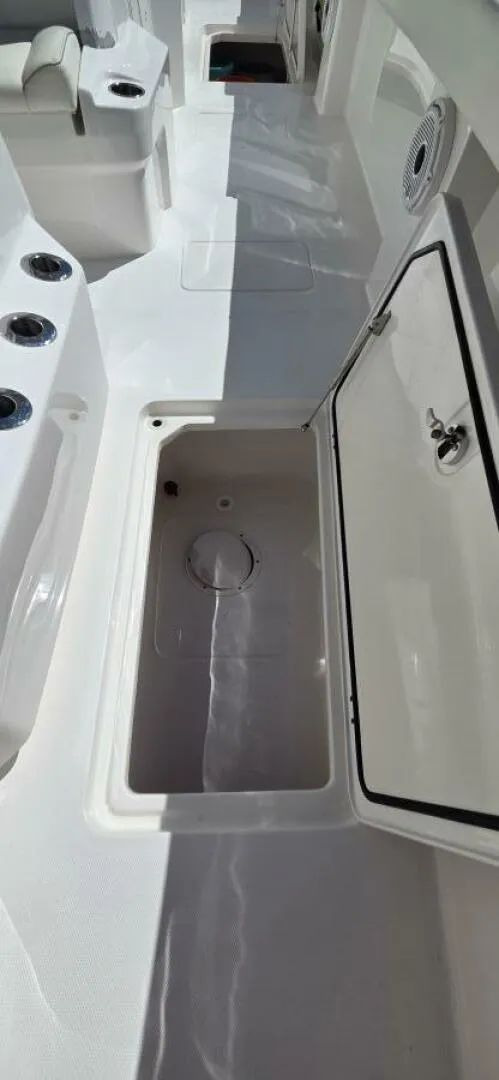 Slide: The Image of Invincible 35 2020 - 5752032