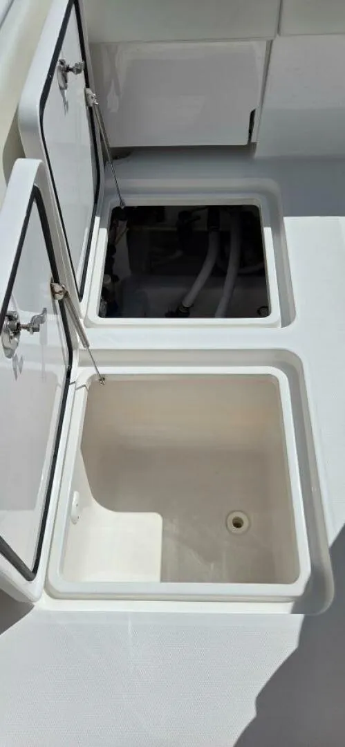 Slide: The Image of Invincible 35 2020 - 5752043