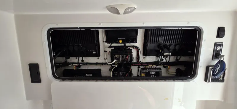 Slide: The Image of Invincible 35 2020 - 5752062