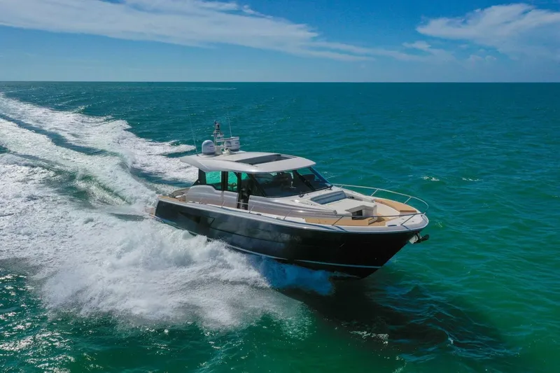 Slide: The Image of Tiara EX 60 2023 - 5781056