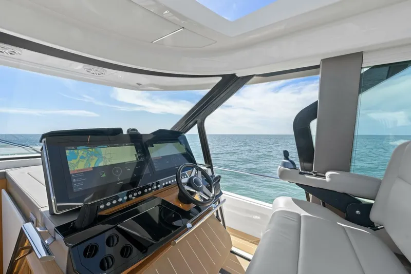 Slide: The Image of 2023 Tiara Yachts EX 60 TRANQUIL MOMENTS II - 5780054