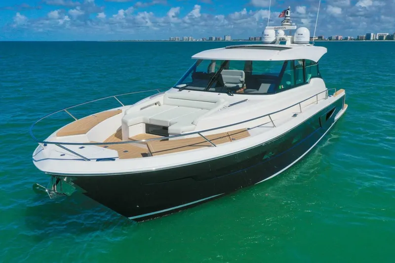 Slide: The Image of 2023 Tiara Yachts EX 60 TRANQUIL MOMENTS II - 5781051