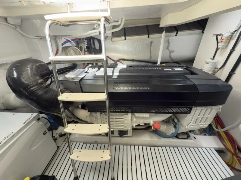 Slide: The Image of Tiara EX 60 2023 - 5780162