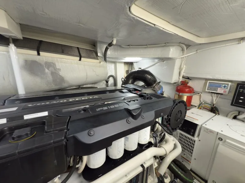 Slide: The Image of Tiara EX 60 2023 - 5780164