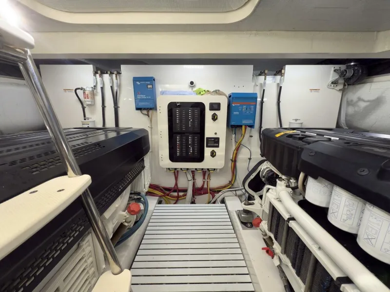 Slide: The Image of Tiara EX 60 2023 - 5780165