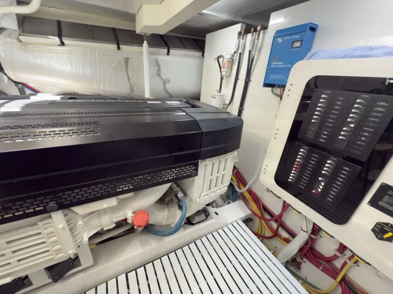 Slide: The Image of Tiara EX 60 2023 - 5780167