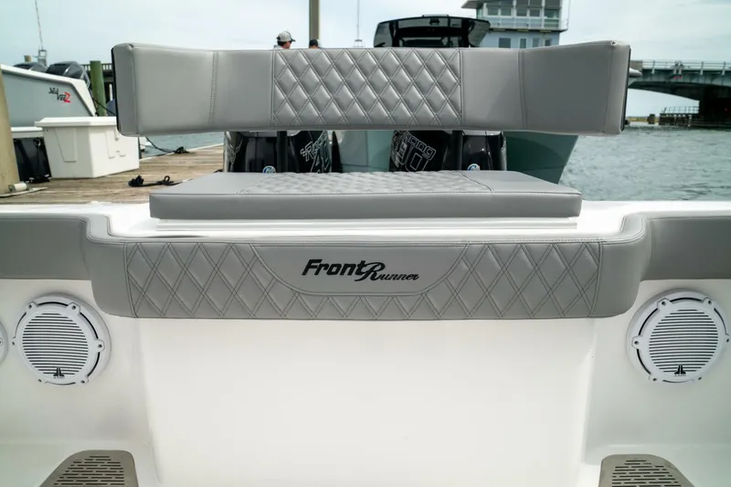 Slide: The Image of Front Runner 33 Center Console 2026 - 5748644