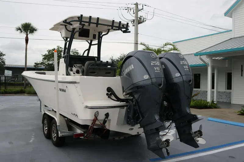 Slide: The Image of Sea Born LX 26 - Engines 2024 26' Sea Born LX 26 - 5752970