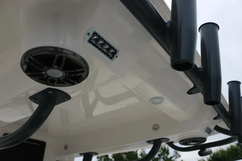 Slide: The Image of Sea Born LX 26 - Hard Top Speakers  2024 26' Sea Born LX 26 - 5752945