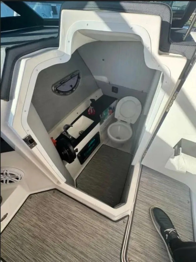 Slide: The Image of Cobalt R8 2022 - 5748930