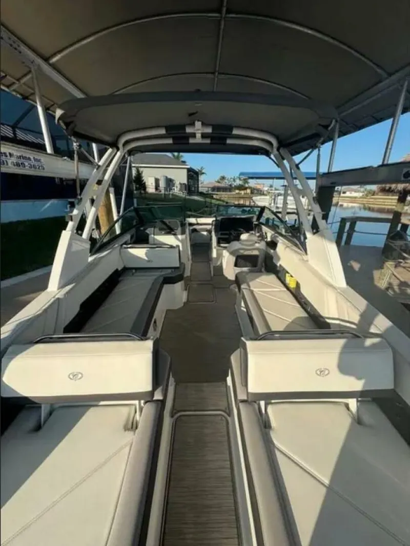 Slide: The Image of Cobalt R8 2022 - 5748932