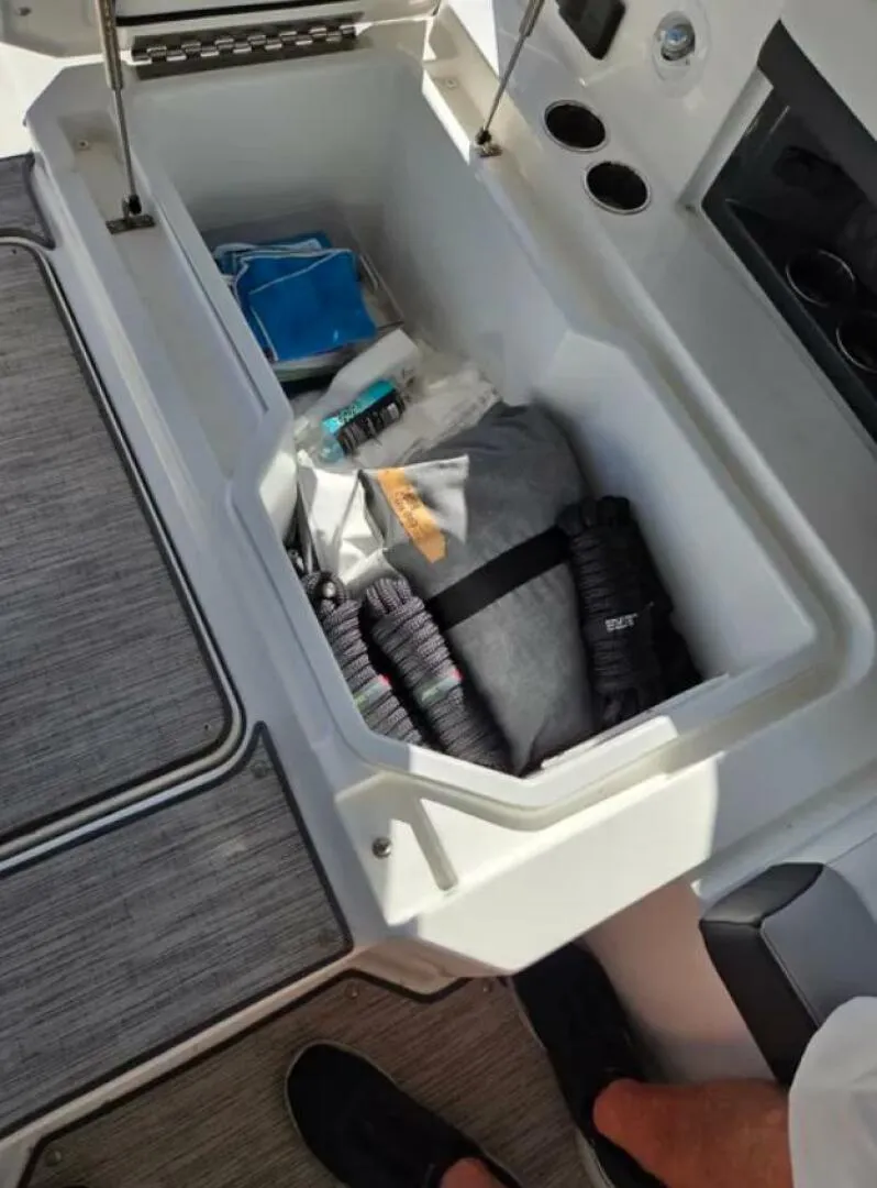 Slide: The Image of Cobalt R8 2022 - 5748920