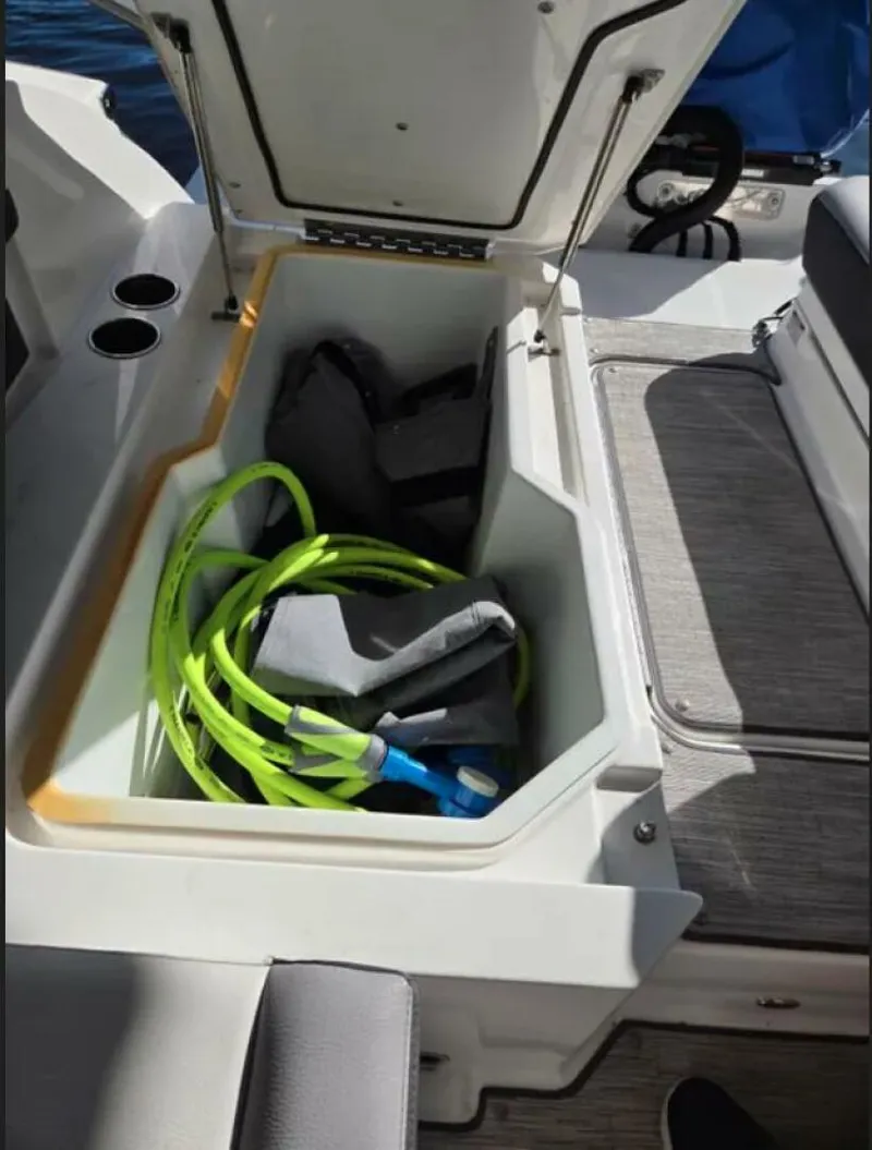 Slide: The Image of Cobalt R8 2022 - 5748921