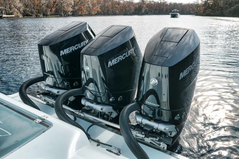 Slide: The Image of Front Runner 36 Center Console 2026 - 5749038