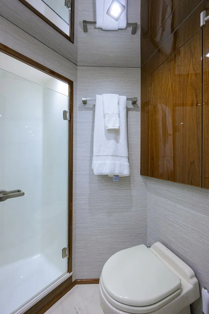 Slide: The Image of Viking 72 - Corintios - Interior Head 2018 Viking Enclosed Bridge - Corintios - 5755483