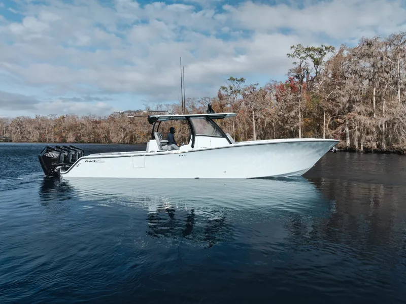 The Image of Front Runner 39 Center Console 2026 - 5749219