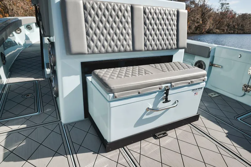 Slide: The Image of Front Runner 39 Center Console 2026 - 5749261