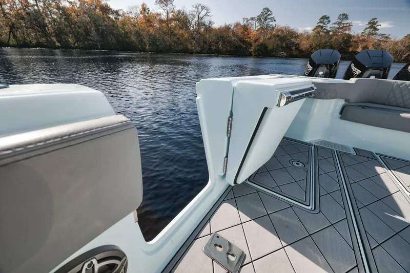 Slide: The Image of Front Runner 39 Center Console 2026 - 5749262