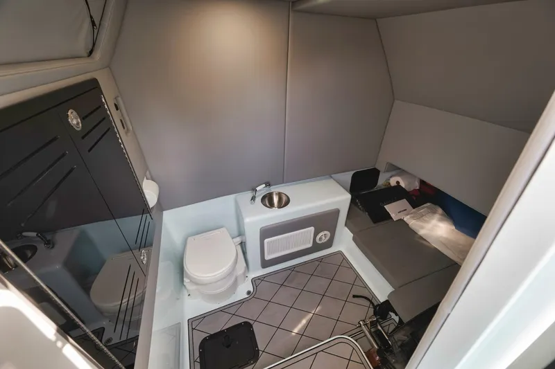 Slide: The Image of Front Runner 39 Center Console 2026 - 5749273