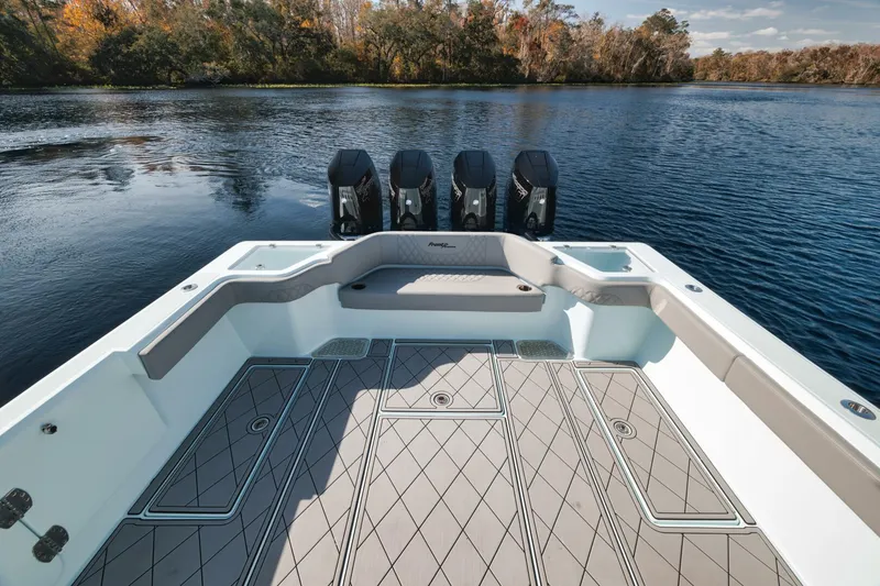 Slide: The Image of Front Runner 39 Center Console 2026 - 5749232