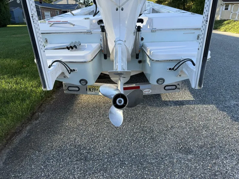 Slide: The Image of Everglades 243 Center Console 2023 - 5749383