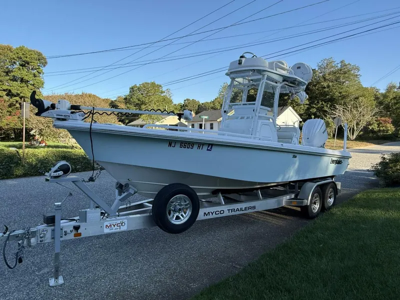 Slide: The Image of Everglades 243 Center Console 2023 - 5749364