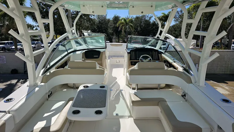 Slide: The Image of Robalo R317 2018 - 5749676