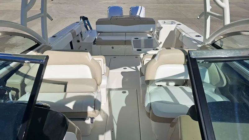 Slide: The Image of Robalo R317 2018 - 5749684