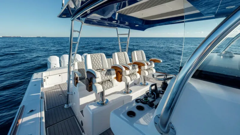 Slide: The Image of Front Runner 47 Center Console 2026 - 5749702