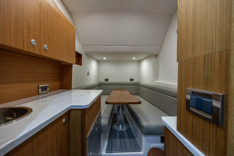 Slide: The Image of Front Runner 47 Center Console 2026 - 5749710