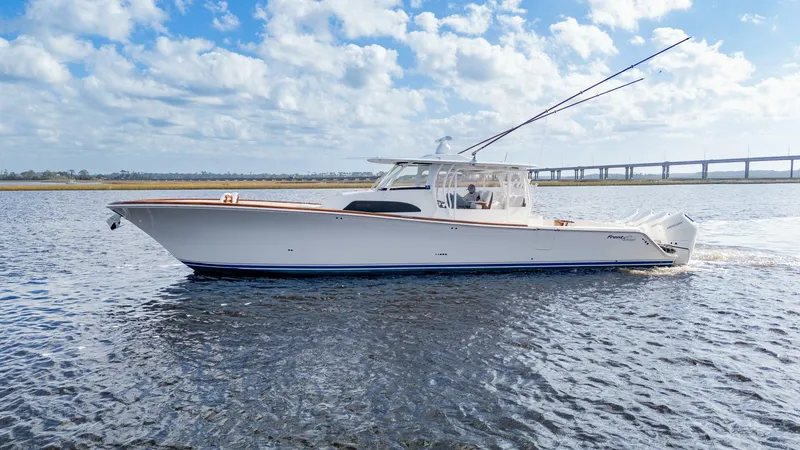 Slide: The Image of Front Runner 47 Center Console 2026 - 5749719