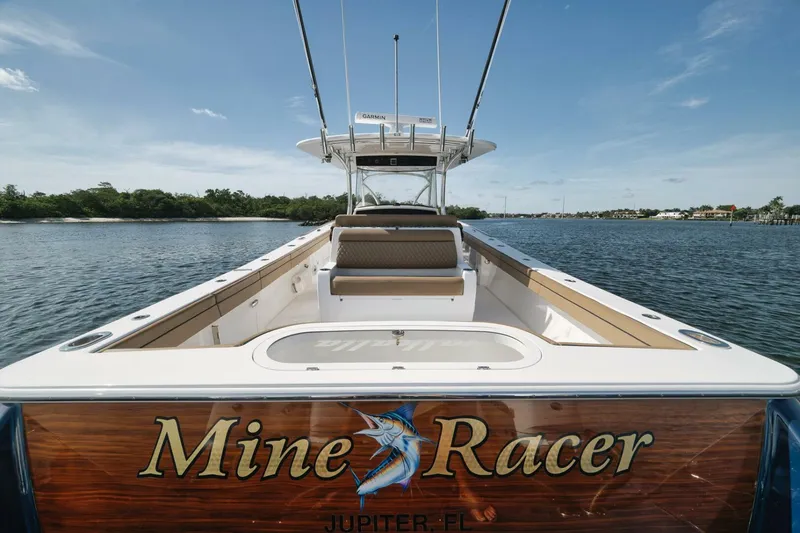 Slide: The Image of Valhalla Boatworks 41 2022 - 5749905