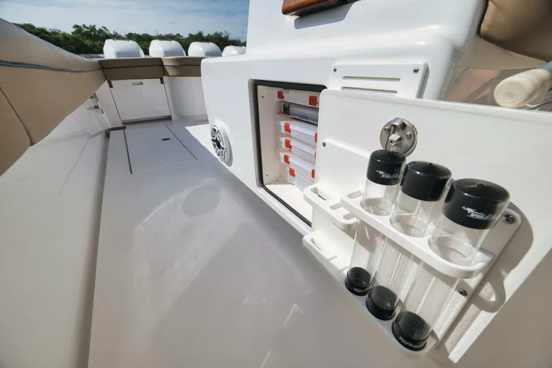 Slide: The Image of Valhalla Boatworks 41 2022 - 5749917