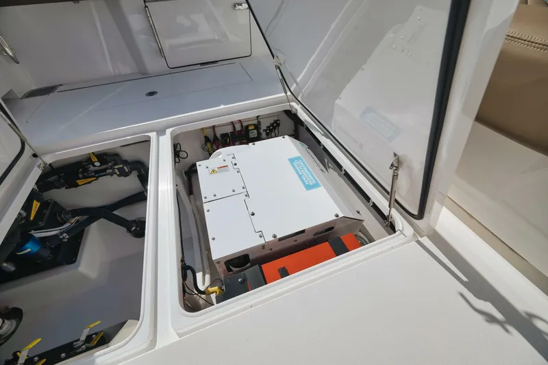 Slide: The Image of Valhalla Boatworks 41 2022 - 5749947