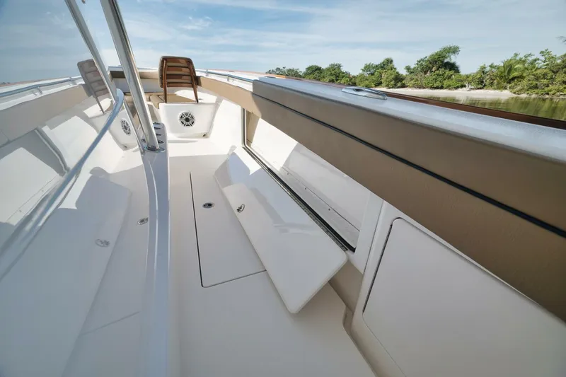 Slide: The Image of Valhalla Boatworks 41 2022 - 5749951